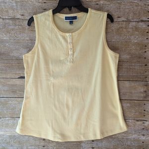 NWT Karen Scott top